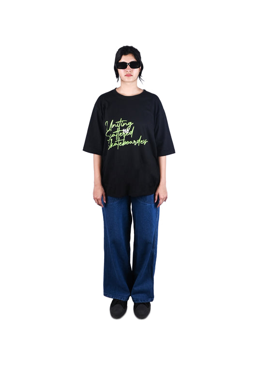 OVERSIZED BLACK T-SHIRT