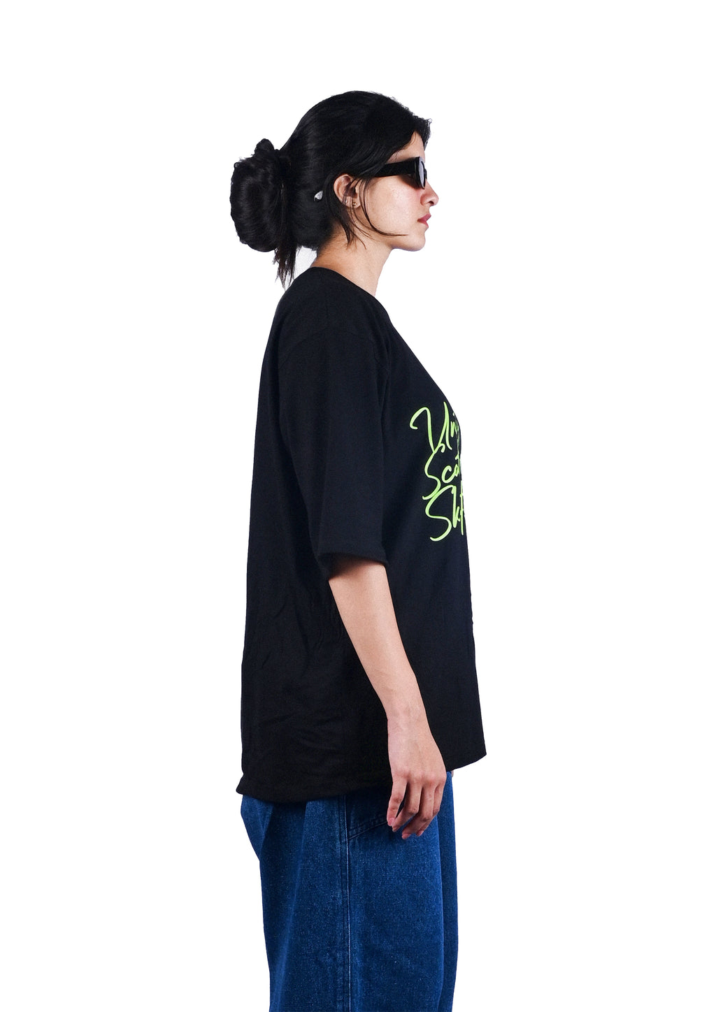 OVERSIZED BLACK T-SHIRT